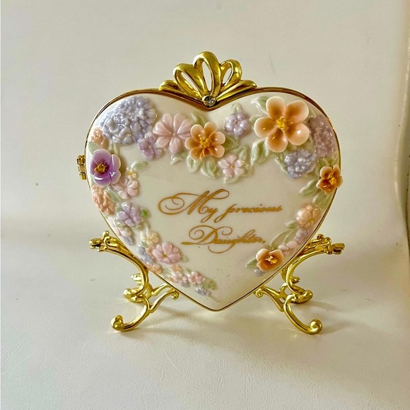 Floral Heart-Shaped Jewelry Box with Gold Accents - Picture 1 of 12